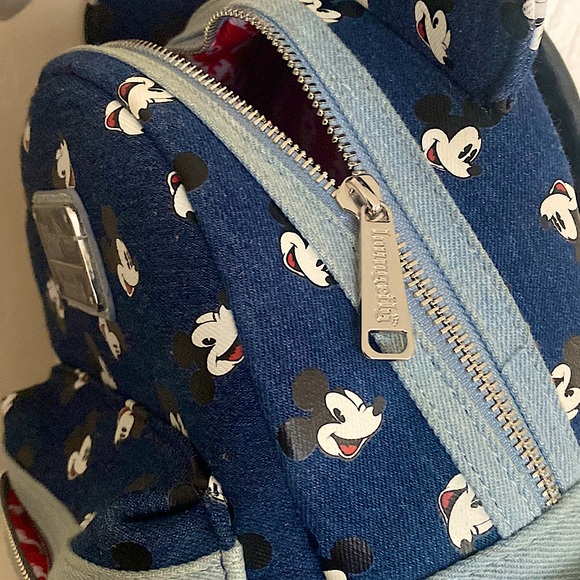 Loungefly backpack - Picture 3 of 3